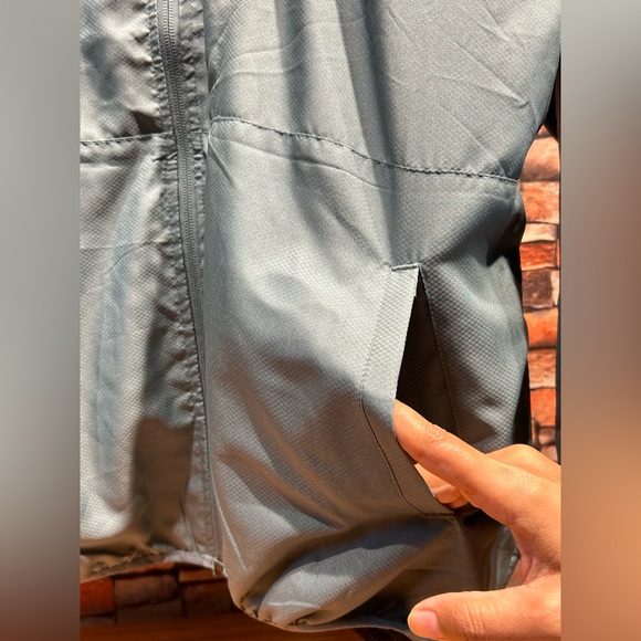 Uppers - Picture 3 of 8